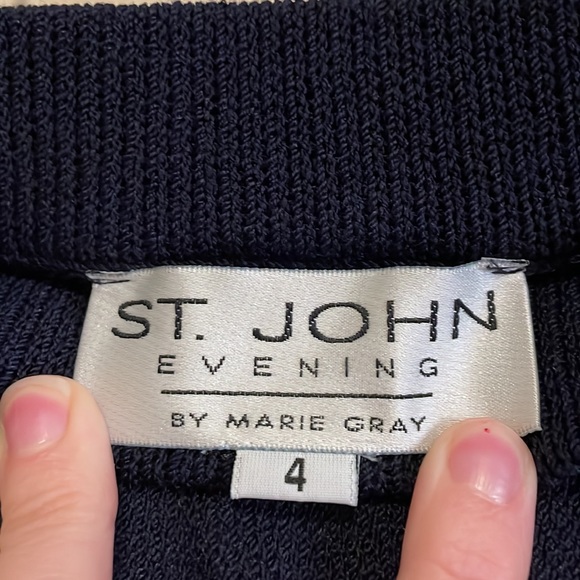 St. John Navy Blue Knit Pencil Skirt. Size 4. - Picture 3 of 6